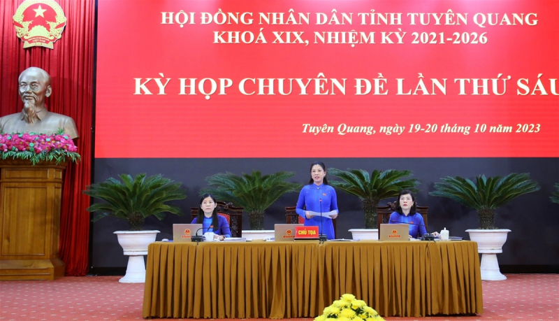 Chủ tọa điều hành Kỳ họp chuyên đề lần thứ 6, HĐND tỉnh Tuyên Quang khóa XIX - ẢNH NGỌC HƯNG